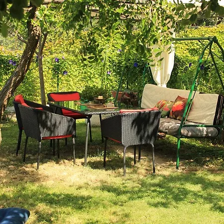 Petrada アパート オミシュ