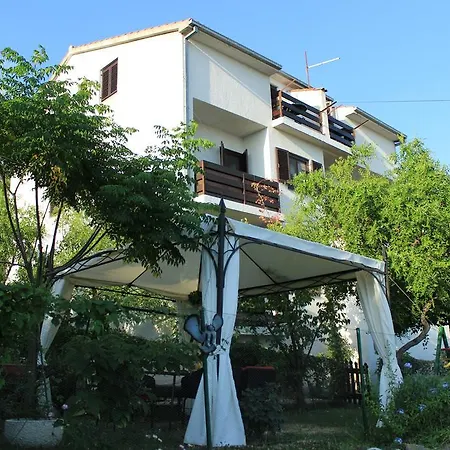 Apartament Petrada